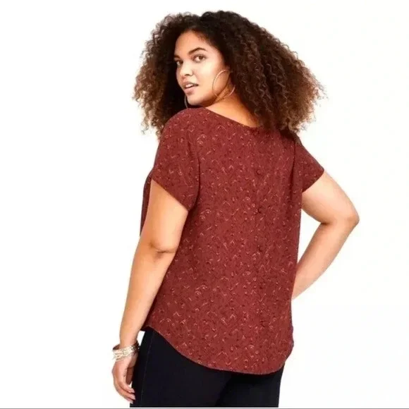 TORRID Abbey Georgette Button Back
Short Sleeve Blouse sizr 2X - Picture 2 of 5